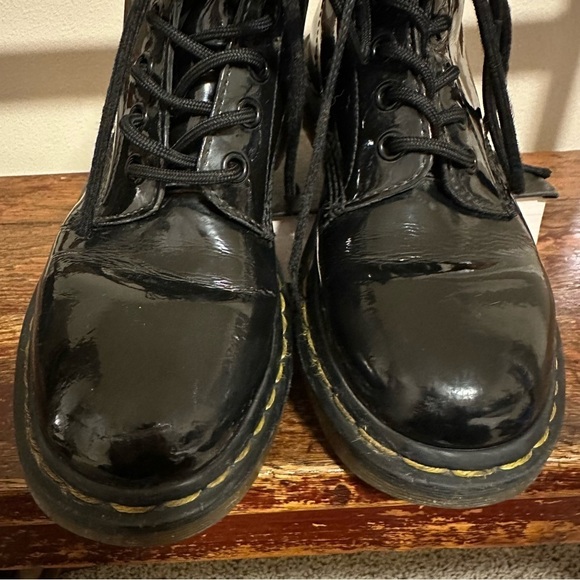 Dr. Martens Black Patent Leather Original Lace Up Combat Boots Docs - Picture 9 of 16